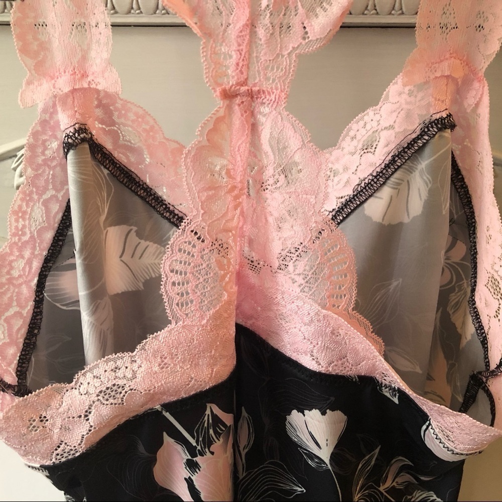 La Vie En Rose cami  pink/black floral pattern SZ M - Picture 7 of 10